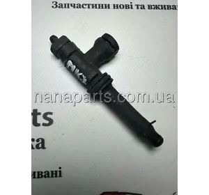 Трубка клапана прокачування зчеплення RWD ( штуцер, шланг, перехідник ) Ford Transit mk7, 4C117C560AA Трубка клапана прокачування зчеплення RWD ( штуцер, шланг, перехідник ) Ford Transit mk7, 4C117C560AA