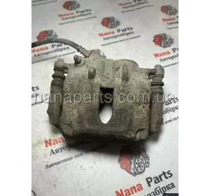 Супорт передній правий Renault Trafic / Opel Vivaro / Nissan Primastar (00-14), 7701051808 Супорт передній правий Renault Trafic / Opel Vivaro / Nissan Primastar (00-14), 7701051808