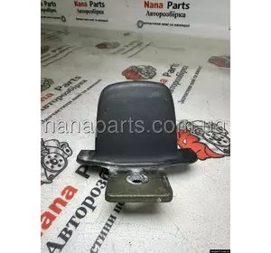 Обмежувач правих бокових дверей (розсувних) Renault Trafic / Opel Vivaro / Nissan Primastar (00-14) 312382J Обмежувач правих бокових дверей (розсувних) Renault Trafic / Opel Vivaro / Nissan Primastar (00-14) 312382J