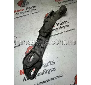 Кронштейн блоку підігріву тосолу Renault Trafic 2 / 2.5dci, 8200323854 Кронштейн блоку підігріву тосолу Renault Trafic 2 / 2.5dci, 8200323854