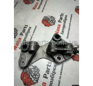 Кронштейн кріплення головки блоку циліндрів Renault Trafic / Opel Vivaro / Nissan Primastar (00-14) 8200140428 Кронштейн кріплення головки блоку циліндрів Renault Trafic / Opel Vivaro / Nissan Primastar (00-14) 8200140428