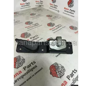 Внутрішня ручка правих задніх дверей Renault Trafic / Opel Vivaro / Nissan Primastar (00-14) 8200323112 Внутрішня ручка правих задніх дверей Renault Trafic / Opel Vivaro / Nissan Primastar (00-14) 8200323112