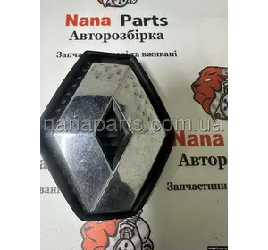 Емблема, решітка центральна під знак ( значок, логотип, монограма) Renault Trafic 2,  7700352126, 8200052586 Емблема, решітка центральна під знак ( значок, логотип, монограма) Renault Trafic 2,  7700352126, 8200052586