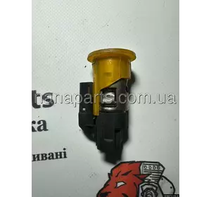 Прикурювач Рено Мастер / Nissan NV 400, Ніссан нв400 / Opel Movano, Опель Мовано,  8200467790 Прикурювач Рено Мастер / Nissan NV 400, Ніссан нв400 / Opel Movano, Опель Мовано,  8200467790