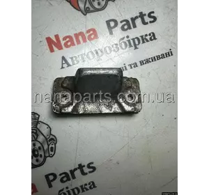 Направляючий палець зсувних дверей ( зуб) Renault Trafic 2, 8200075740 Направляючий палець зсувних дверей ( зуб) Renault Trafic 2, 8200075740