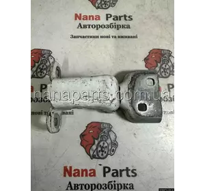 Петля передньої дверки Renault Trafic / Opel Vivaro / Nissan Primastar (00-14), 7700311772 Петля передньої дверки Renault Trafic / Opel Vivaro / Nissan Primastar (00-14), 7700311772