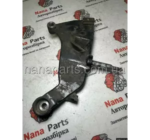 Кронштейн кріплення КПП Renault Trafic / Opel Vivaro / Nissan Primastar, 8200049240 Кронштейн кріплення КПП Renault Trafic / Opel Vivaro / Nissan Primastar, 8200049240