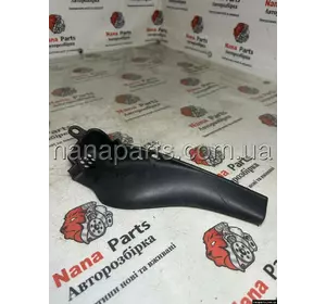 Накладка лобового скла права Renault Trafic / Opel Vivaro / Nissan Primastar (00-14) 7700312795 Накладка лобового скла права Renault Trafic / Opel Vivaro / Nissan Primastar (00-14) 7700312795